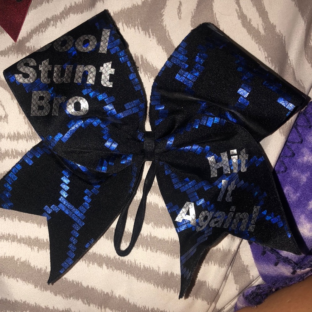 Cheer bow!